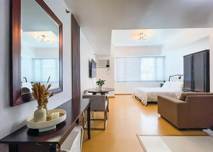 Luxe At Avant At The With 55 Inches Smart Tv 4* Manila