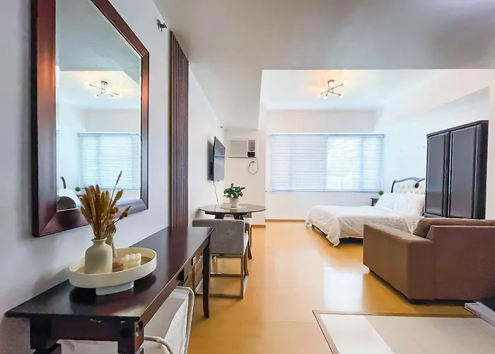Apartahotel Luxe At Avant At The With 55 Inches Smart Tv Manila
